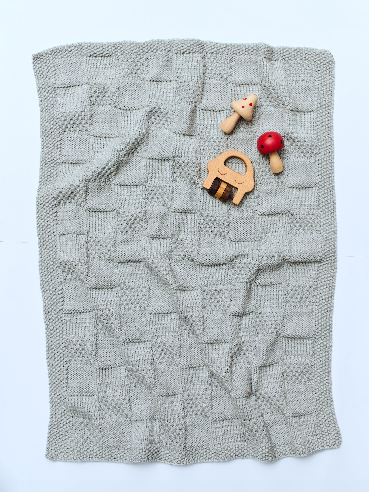 PT 8666 Checkerboard Baby Blanket - Knitting or Crochet Pattern - Image 3