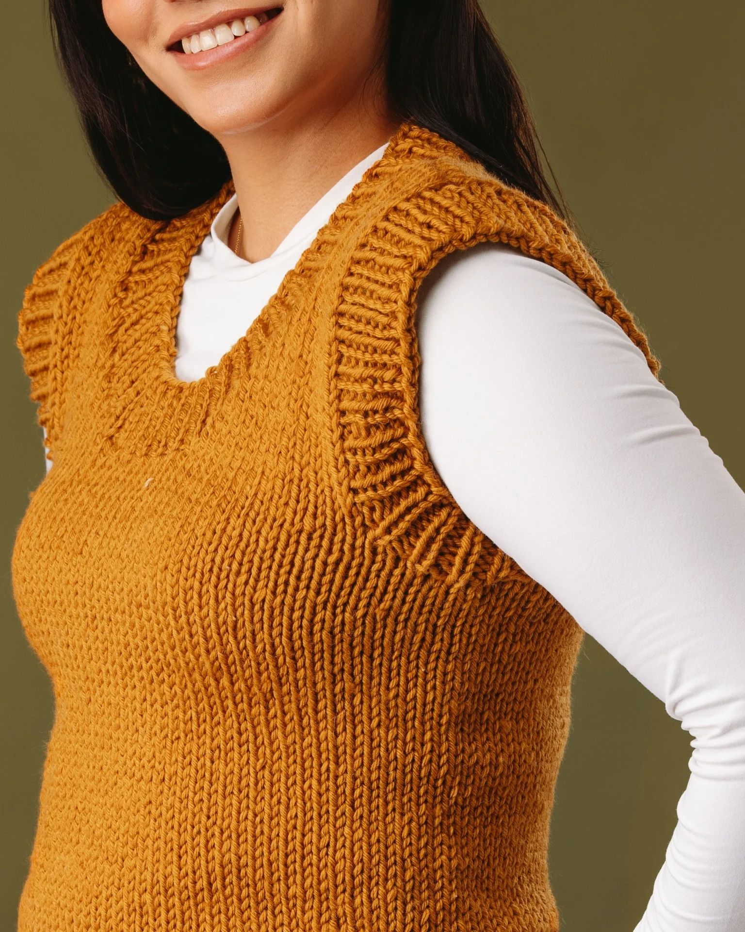 The Emma Vest - Chunky Yarn - Adult Knitting Pattern | PT 8699 - Image 3