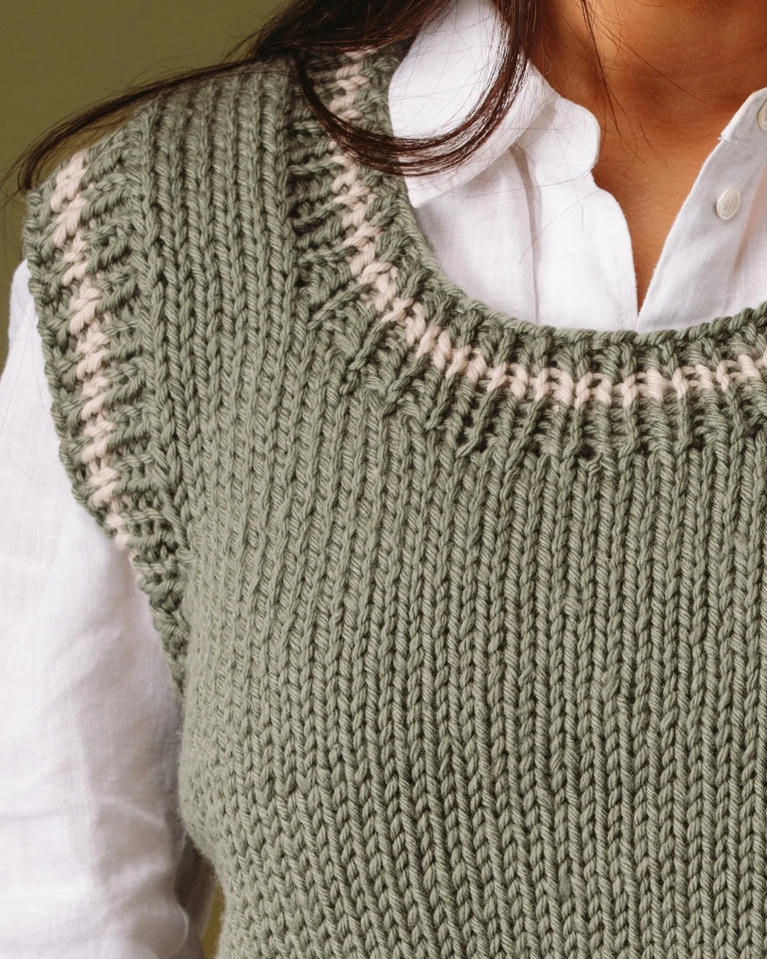 The Emma Vest - Chunky Yarn - Adult Knitting Pattern | PT 8699 - Image 8