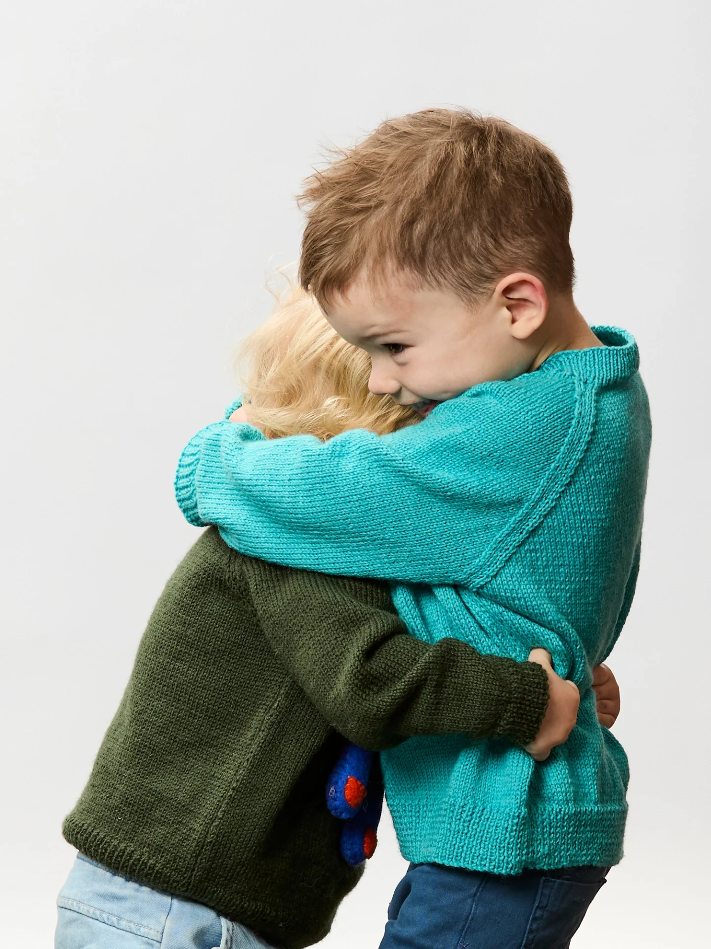 The Macinley Jumper - Kids Knitting Pattern | PT 8686 - Image 4