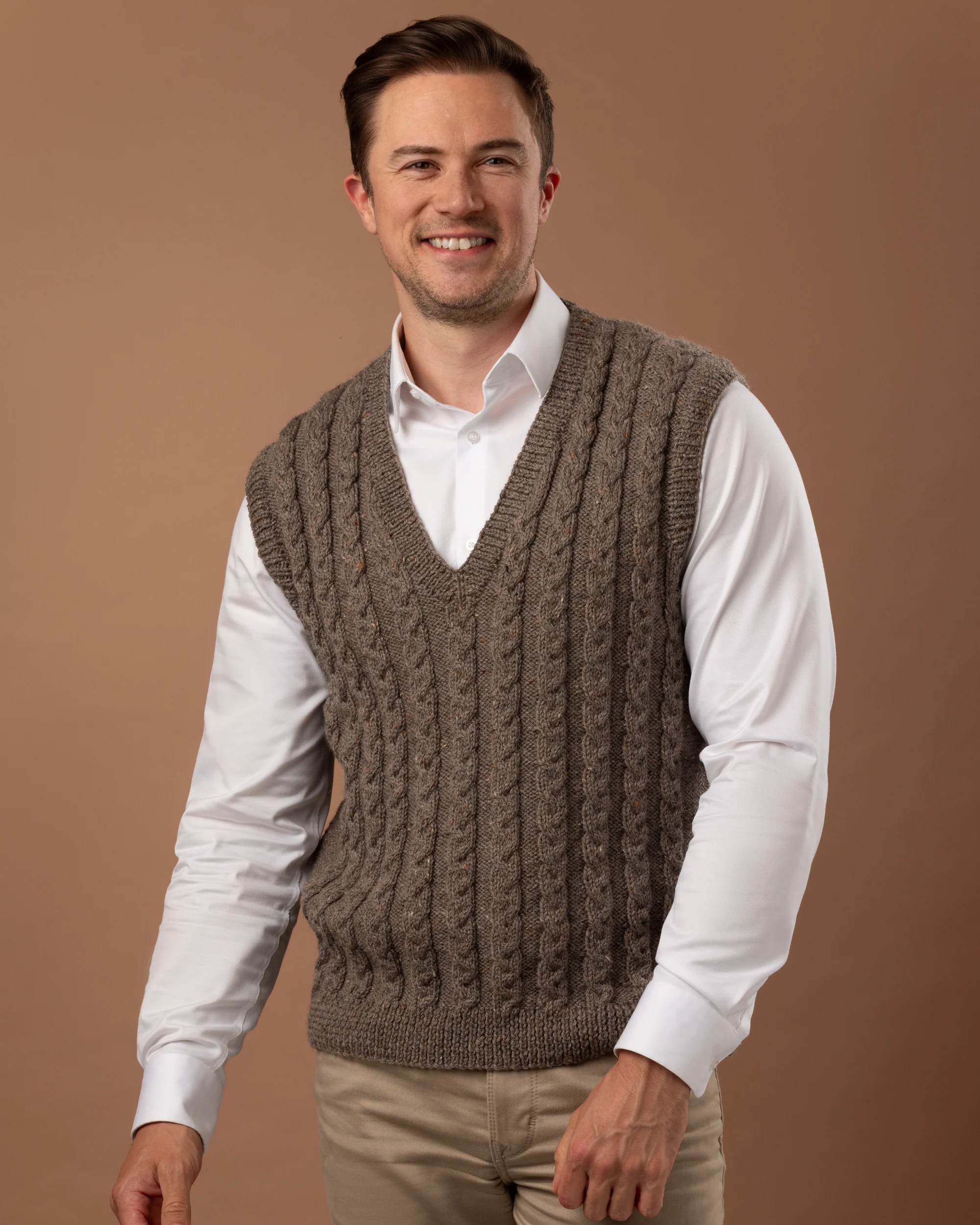The Willow Vest - Adult Knitting Pattern | PT 8703 - Image 3