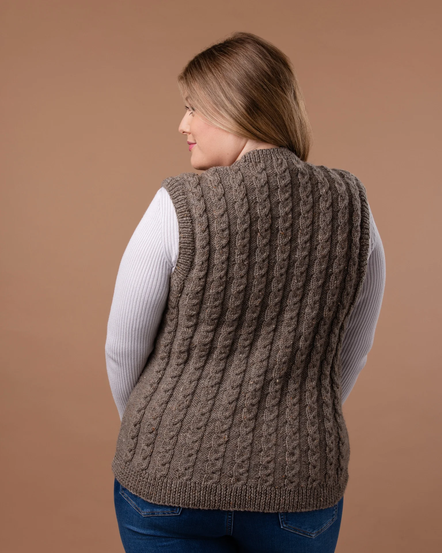The Willow Vest - Adult Knitting Pattern | PT 8703 - Image 7